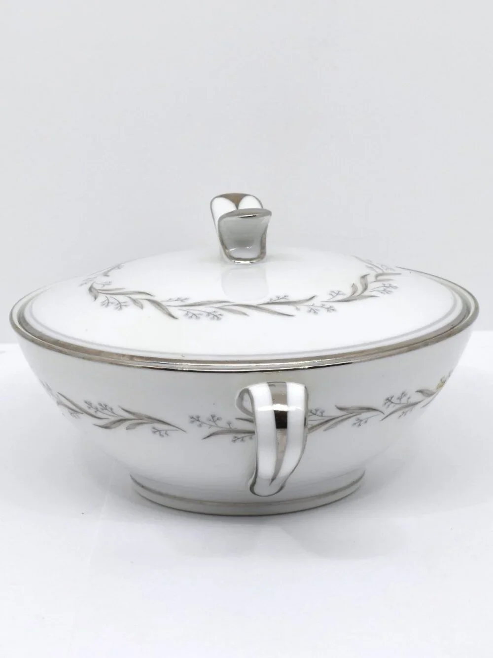 Noritake Almont Blue Berries with Grey Leaves Sugar Bowl, 1960-1966